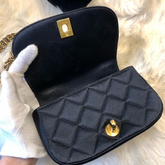 ❌SOLD❌Vintage Chanel 24k black gold multi chain satin mini crossbody bag - Picture 7 of 9